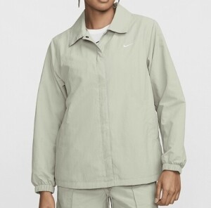 나이키 스포츠웨어 에센셜 오버사이즈 UV 우븐 코치 우먼스 재킷 FV7561-370