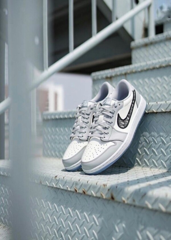 오픈마켓 우리들쇼핑,나이키 에어조던 1 로우 울프 커플화 운동화 그레이 화이트 CN8608-002