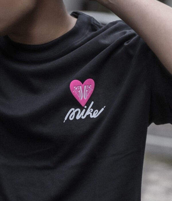 오픈마켓 우리들쇼핑,나이키 맥스 90 발렌타인 데이 캐주얼 맨즈 반팔 티셔츠 HJ0585-010