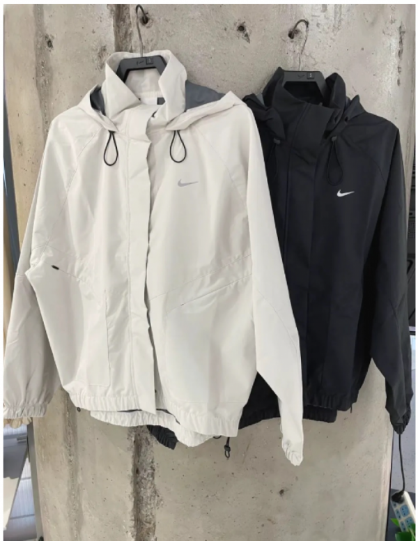 오픈마켓 우리들쇼핑,나이키 우먼스 바람막이 스톰핏 스위프트 후드 러닝 자켓 FB7493-110 010