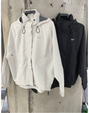 나이키 우먼스 바람막이 스톰핏 스위프트 후드 러닝 자켓 FB7493-110 010