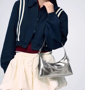 찰스앤키스 엣우드 크링클 이펙트 체인 호보백 CK2-40782472